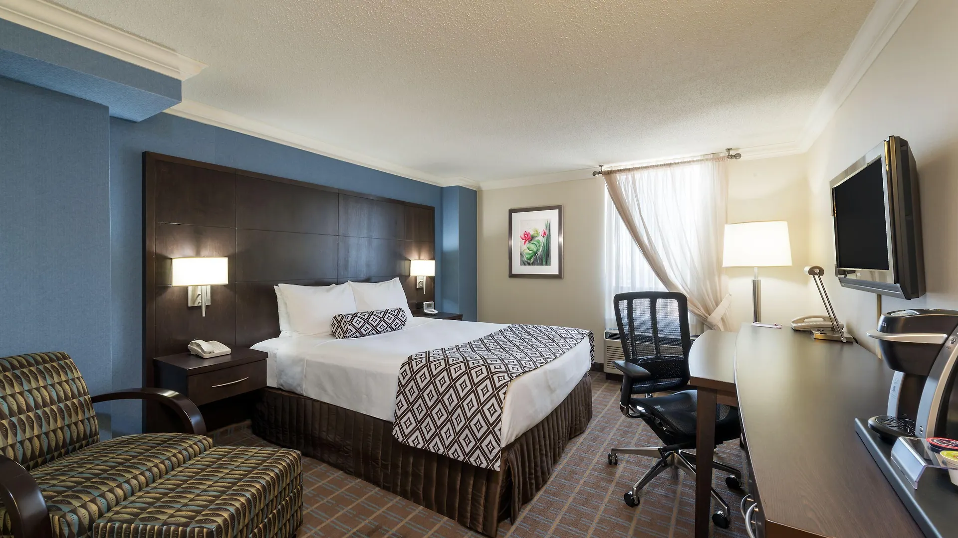 Отель Crowne Plaza Toronto Airport By Ihg