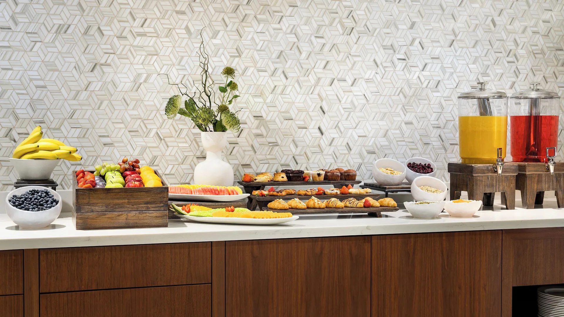 Отель Crowne Plaza Toronto Airport By Ihg